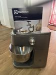 Electrolux köksmaskin 7300 med köttkvarn 
