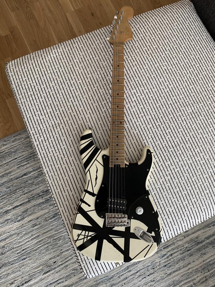 EVH 78 Eruption Strata Fender 
