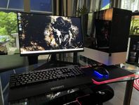 Speldator i7 med skärm, tangentbord och mus