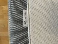 Dux 1001 medium i bra skick  90x200
