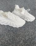 Vita chunky sneakers med stickad ovandel