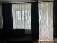 4 st gardiner set vita och mörkgröna (mörkläggning)