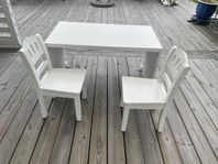 Bord och stolar till barn
