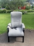 Fåtölj med lyfthjälpsfunktion