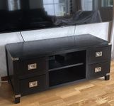 Newport TV bänk i sann new englandstil