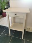 Hemnes sängbord