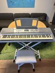 Yamaha keyboard med ställ & pall – Perfekt för nybörjar