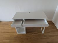 Computer table