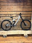 NY Downhill cykel Cube Stereo two15 pro