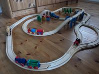 trätåg med tågbana