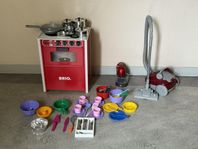 BRIO leksaksspis med flera tillbehör och leksaksdammsugare