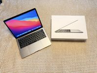 MacBook Pro 13” (2017) 3,1 GHz 4st TB portar 256gb HD