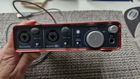 Focusrite Scarlett 2i2