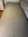 2x90 cm resårmadrasser, bäddmadrasser och vita