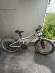 Barncykel Scott 20 tum, Silver, 7 växlar