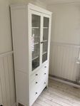 vitrinskåp ”hemnes” Ikea