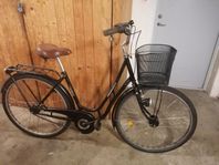 Cykel Helkama 28 tum med 7 växlar bra skick Ny servad