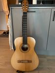 Äldre fin akustisk gitarr (nylon)