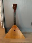 Fin äldre Balalaika (Balalajka), pris kan diskuteras.