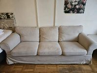 2 st 3 sits soffor en grå en begie