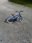 Cykel lämplig för barn 4-6 åring