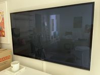Panasonic plasma tv 65” (TC-P65VT50)