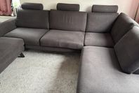 Antracit grå soffa Line från Mio