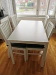 Matbord med 4 stolar IKEA