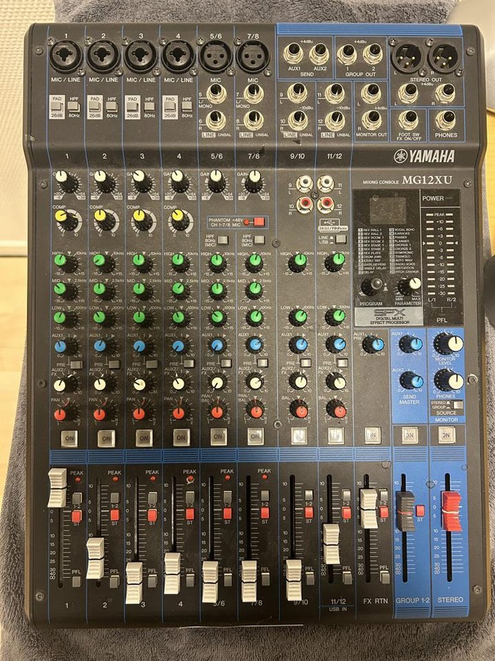 Yamaha mg12xu desk 2 Behringe...