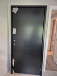 Ny ytterdörr svart 21x10