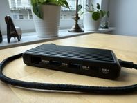 Unisynk 8 Port USB-C Hub svart