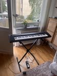 Yamaha Piaggero NP-12 med pedal, stativ och midi-kabel