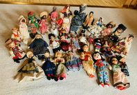 Samling med vintage kulturdockor från hela världen
