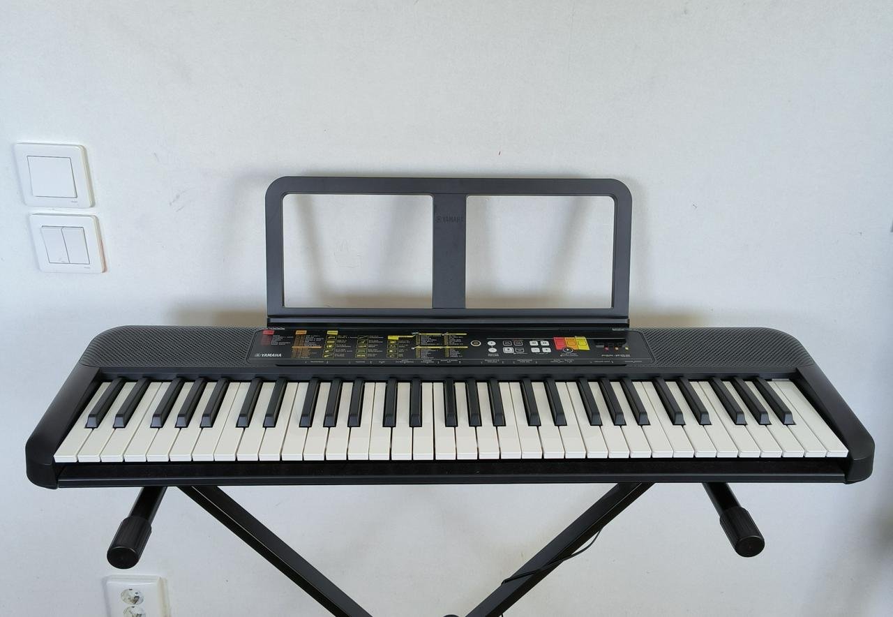 Yamaha keyboard  PSR-F52 i fi...