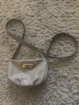 Beige Marc by Marc Jacobs väska 