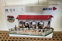 Helt nytt- Stall med paddock från Micki