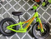 Specialized hotwalk balanscykel