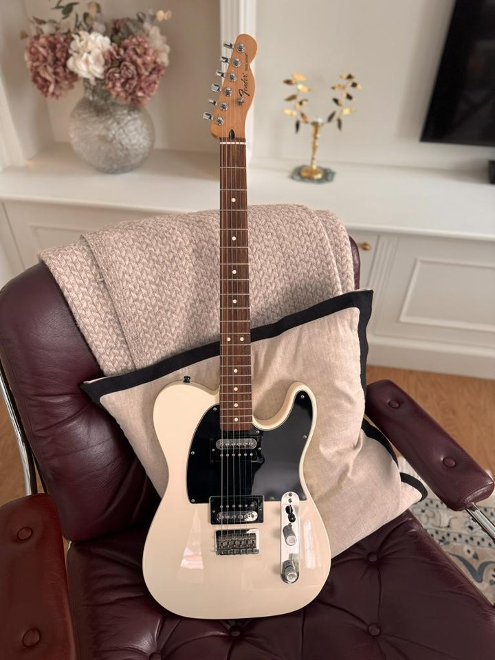 Fender Telecaster Blacktop – ...
