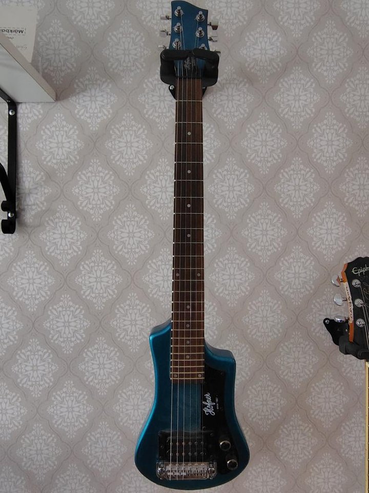 Höfner Shorty Blue