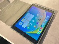 Apple iPad 9.7" 32GB (5th Generation) - i Ny skick