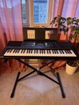 Yamaha E-piano Keyboard synth säljes