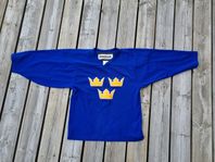 Tre kronor tröja stl Jr 130-150cm Hockey träningströja