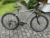 Mountainbike 26 tum / 21 växlar i fint skick
