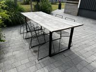 Ekbord med designstolar