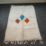 Helt oanvänd äkta Beni ourain handvävd ull matta 117×153