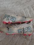 Puma fotbollskor 38,5