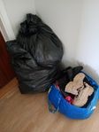 2 säckar o 1 ikeakasse kläder,skor,smycken