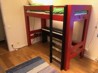 Loftsäng och sittsäck