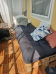 Soffa / bänk med sköna kuddar!