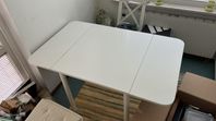 Vitt matbord/klaffbord för 2-4 pers